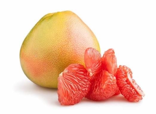 פומלה אדומה קלופה 